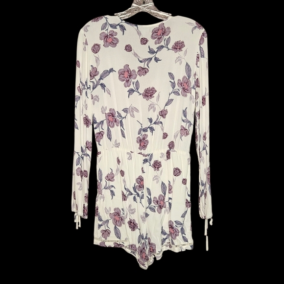 Kendall & Kylie long sleeve romper v-neck elasticized waist - Picture 2 of 12